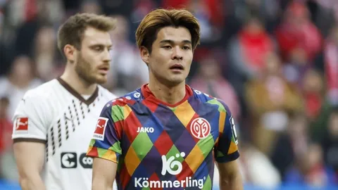 希勒点评：曼城变阵频繁，欧冠输皇马咎由自取